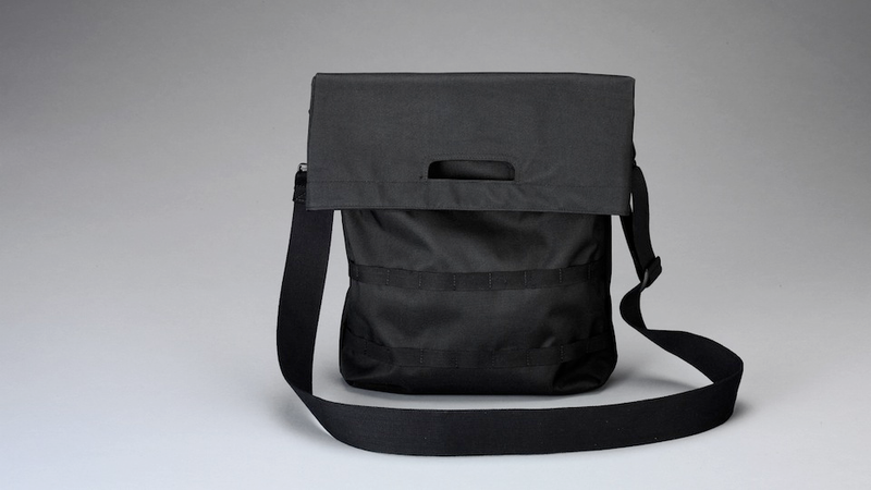 Illustration for article titled Build Your Own Laptop Bag Over and Over and Over Again